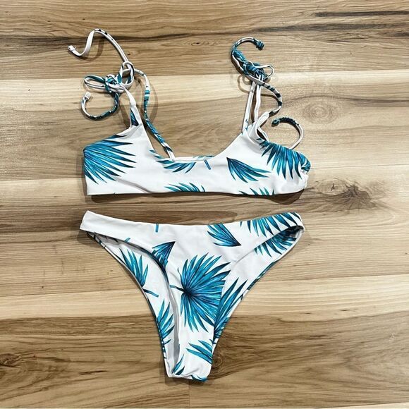 White and Blue Tropical Leaves Two Piece Bikini Women’s Small - Picture 1 of 4